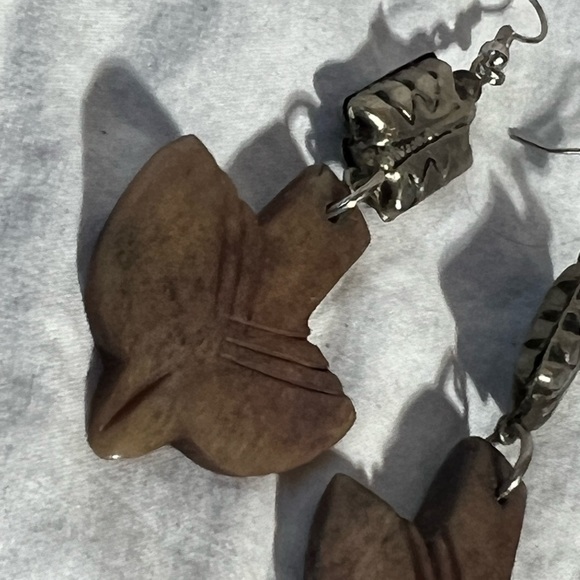 Beautiful polished bird and silver earrings. - Picture 2 of 3